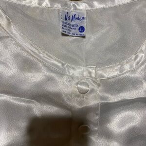 Val Mode white shorts and tank top. 100%polyester new but no tags.